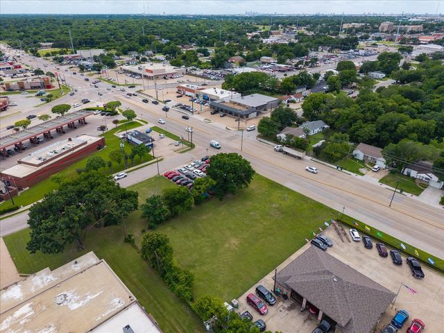 212 N 1st Street, Garland, TX 75040