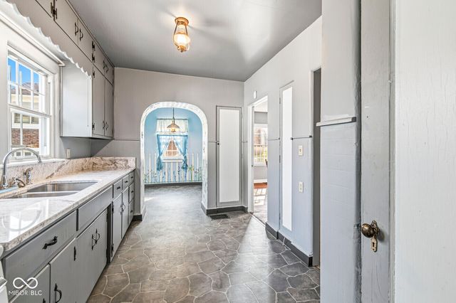 1634 W 11th Street, Anderson, IN 46016