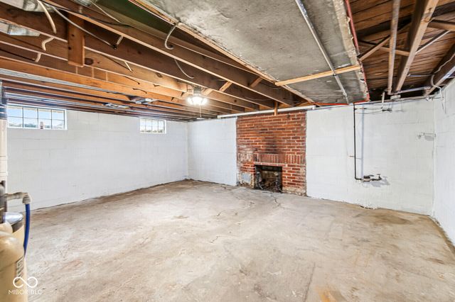 1634 W 11th Street, Anderson, IN 46016