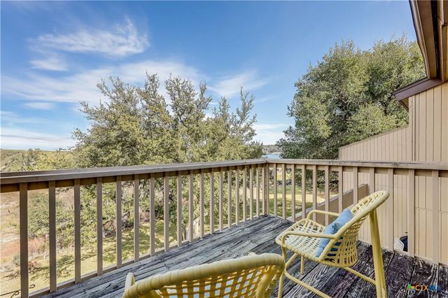 133 Comanche PT, Point Venture, TX 78645