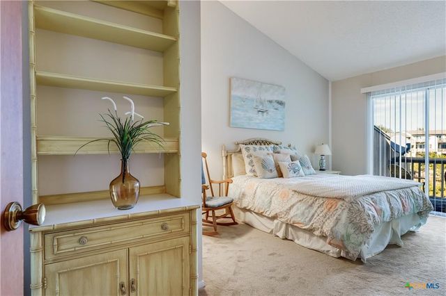 133 Comanche PT, Point Venture, TX 78645