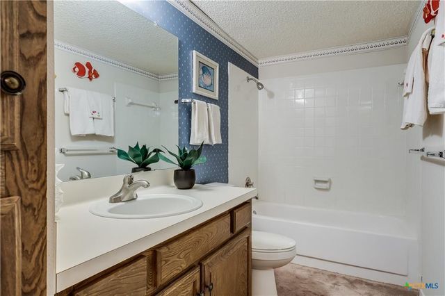 133 Comanche PT, Point Venture, TX 78645