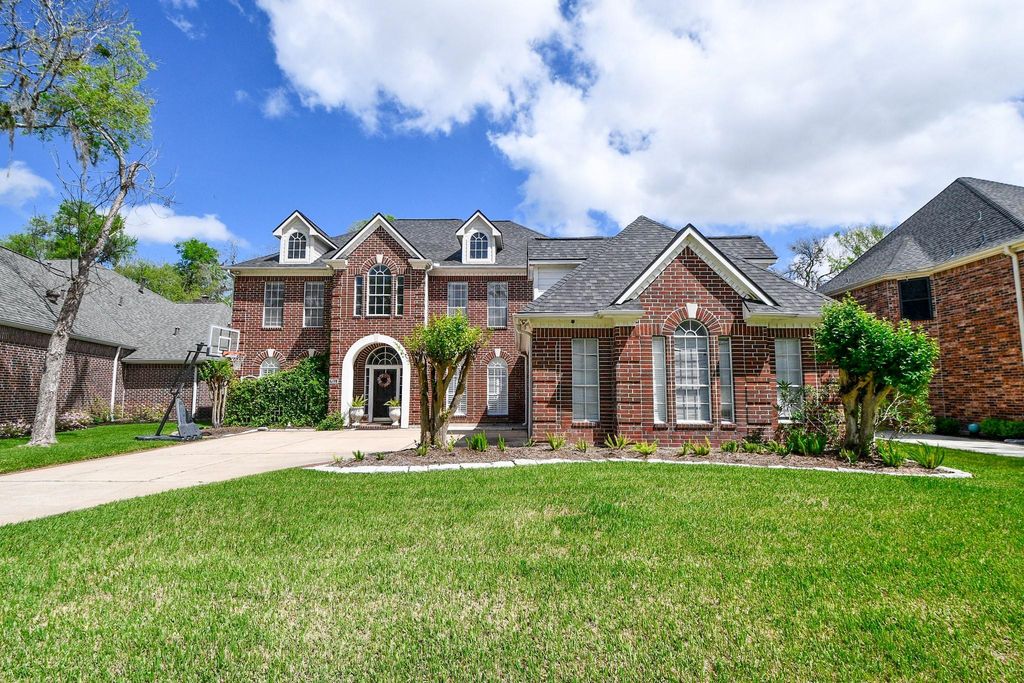 7311 Timberlake Drive, Sugar Land, TX 77479