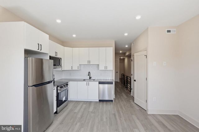 5803 SPRUCE ST, Philadelphia, PA 19139