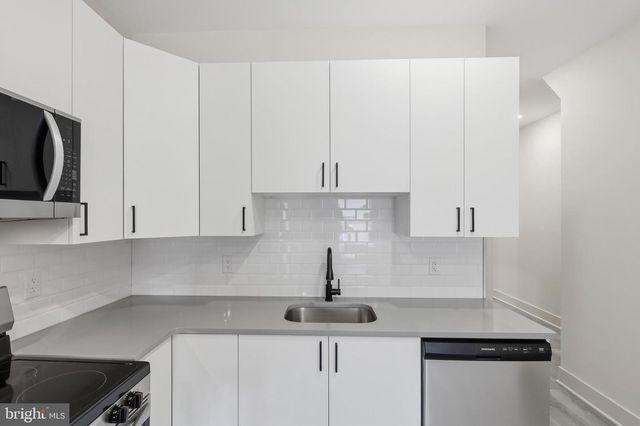 5803 SPRUCE ST, Philadelphia, PA 19139