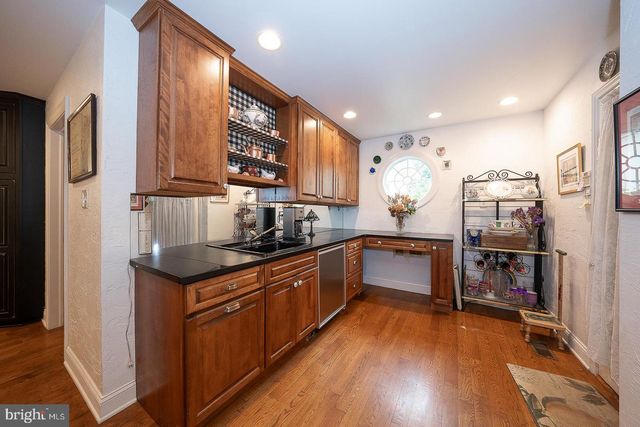 160 ABRAHAMS LN, Villanova, PA 19085