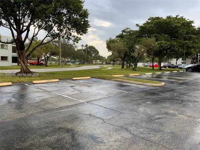 9920 NW 68th Pl 110, Tamarac, FL 33321