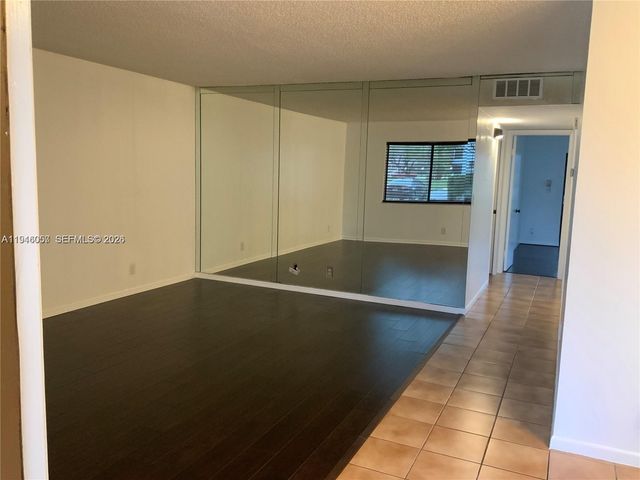 9920 NW 68th Pl 110, Tamarac, FL 33321