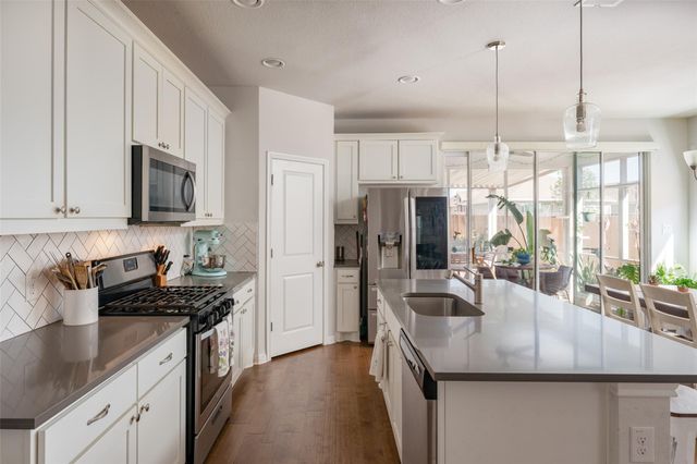 348 Lacey Oak LOOP, San Marcos, TX 78666