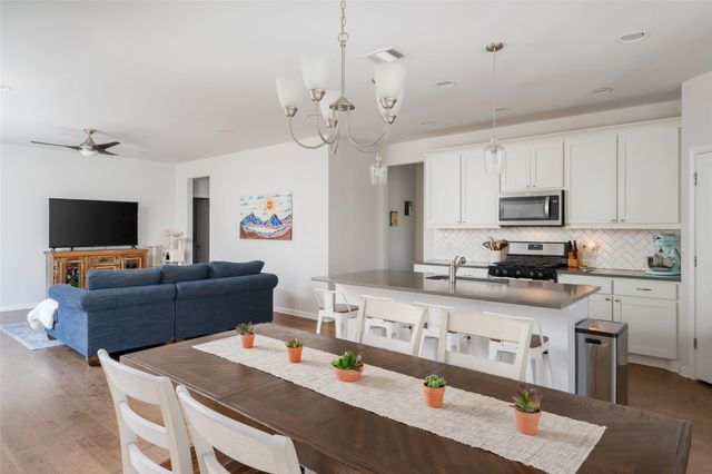 348 Lacey Oak LOOP, San Marcos, TX 78666