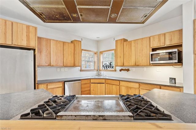 706 Yorktown RD, Poquoson, VA 23662