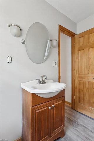 706 Yorktown RD, Poquoson, VA 23662