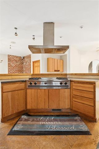 706 Yorktown RD, Poquoson, VA 23662