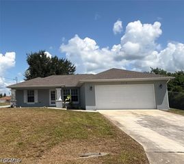 2910 56th ST W, Lehigh Acres, FL 33971