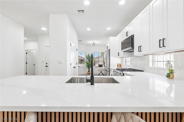 2153 Indigo Creek Avenue, Henderson, NV 89012