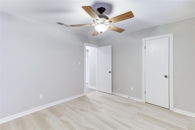 1404 Hillcrest DR, Taylor, TX 76574