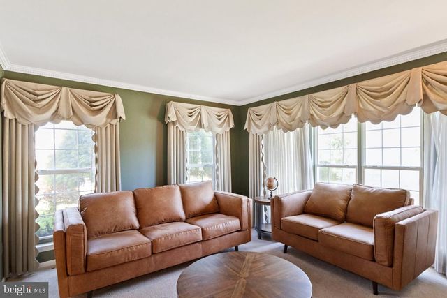 7 CRYSTAL CT, Sicklerville, NJ 08081