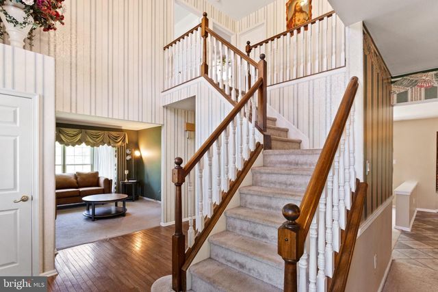 7 CRYSTAL CT, Sicklerville, NJ 08081