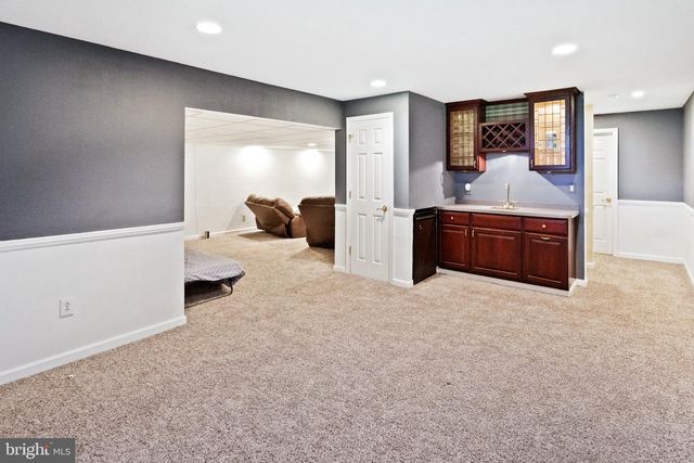 7 CRYSTAL CT, Sicklerville, NJ 08081