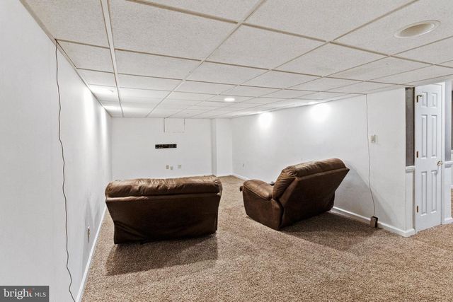 7 CRYSTAL CT, Sicklerville, NJ 08081