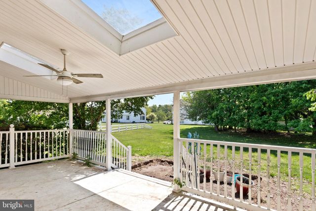 7 CRYSTAL CT, Sicklerville, NJ 08081
