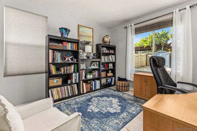 2407 Douglaston Gln, Escondido, CA 92026