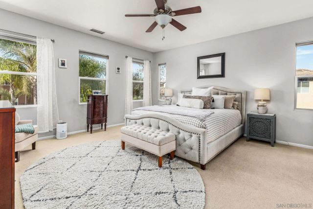 2407 Douglaston Gln, Escondido, CA 92026