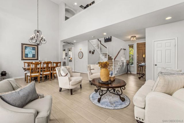 2407 Douglaston Gln, Escondido, CA 92026