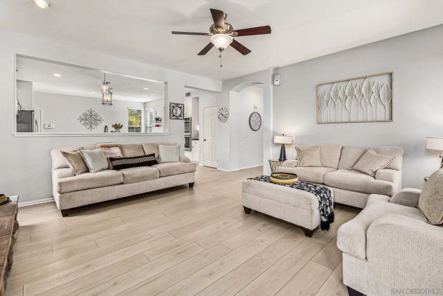 2407 Douglaston Gln, Escondido, CA 92026