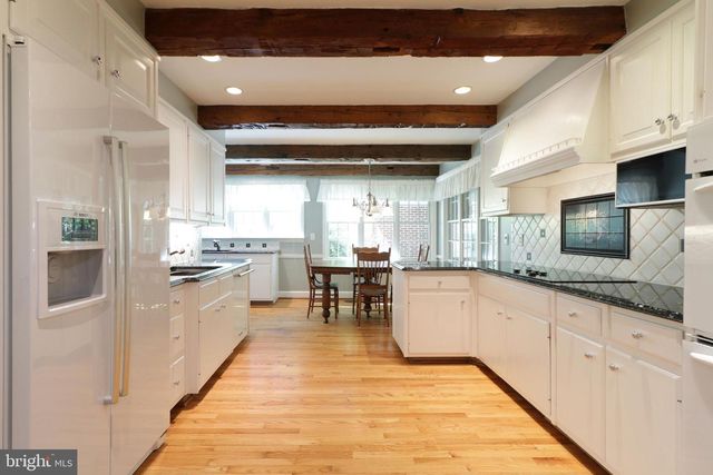 505 HILLCREST AVE, State College, PA 16803