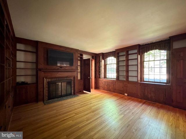 505 HILLCREST AVE, State College, PA 16803