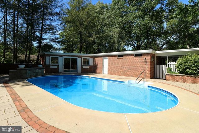 505 HILLCREST AVE, State College, PA 16803