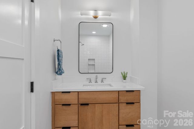 134 Biltmore Avenue 2, Asheville, NC 28801