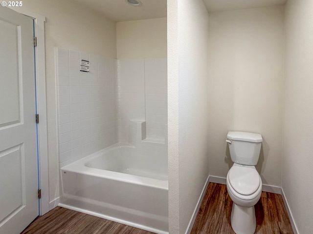 252 Ne THIRD St, Oakland, OR 97462