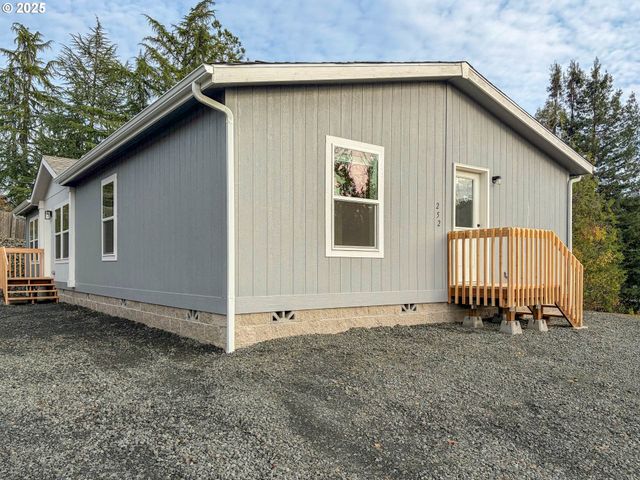 252 Ne THIRD St, Oakland, OR 97462