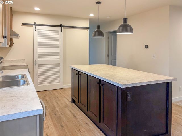 252 Ne THIRD St, Oakland, OR 97462