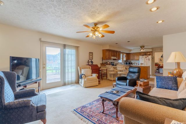 5466 W Sherwood Drive, Newburgh, IN 47630