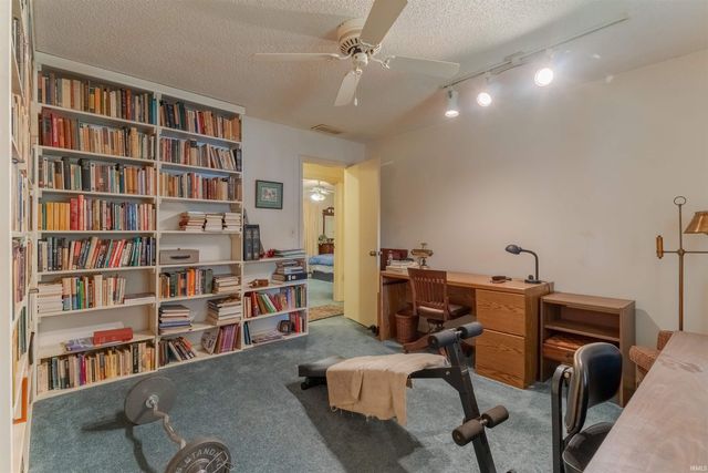 5466 W Sherwood Drive, Newburgh, IN 47630