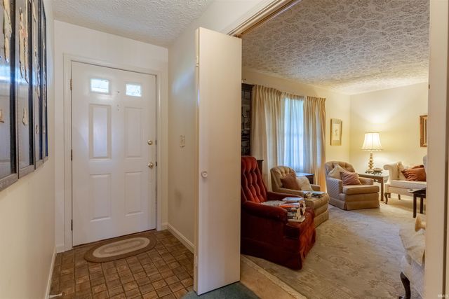 5466 W Sherwood Drive, Newburgh, IN 47630