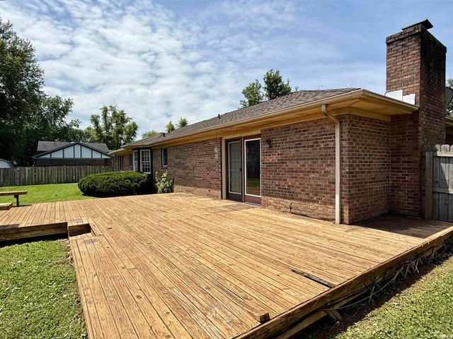 5466 W Sherwood Drive, Newburgh, IN 47630