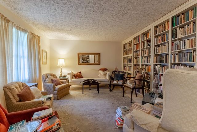5466 W Sherwood Drive, Newburgh, IN 47630