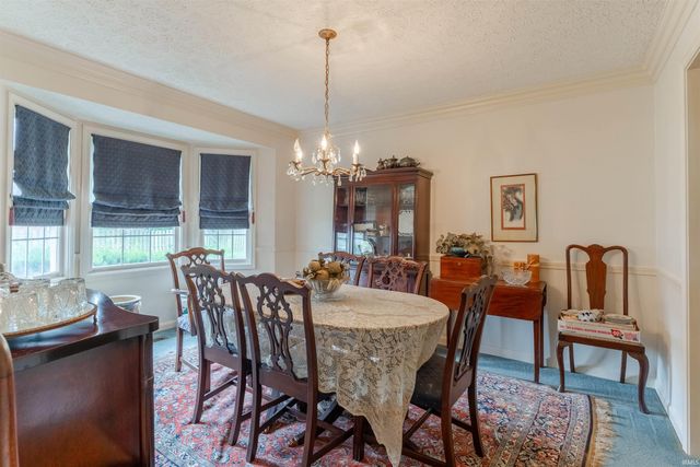 5466 W Sherwood Drive, Newburgh, IN 47630