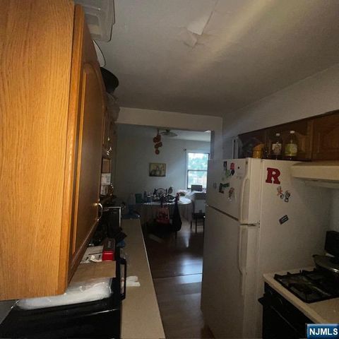 165 Woods Avenue 2nd Fl., Bergenfield, NJ 07621