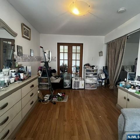 165 Woods Avenue 2nd Fl., Bergenfield, NJ 07621