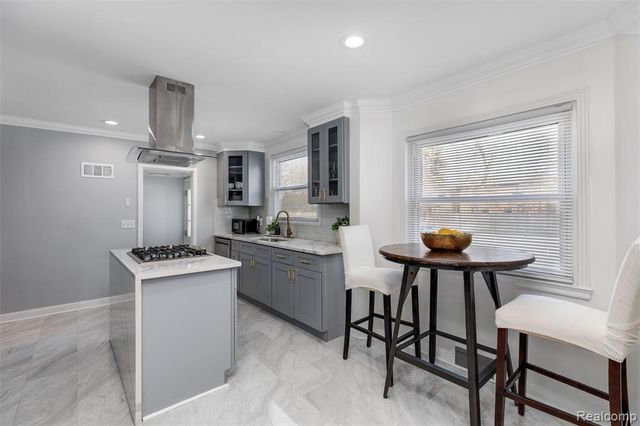 17200 Pontchartrain Boulevard, Highland Park, MI 48203