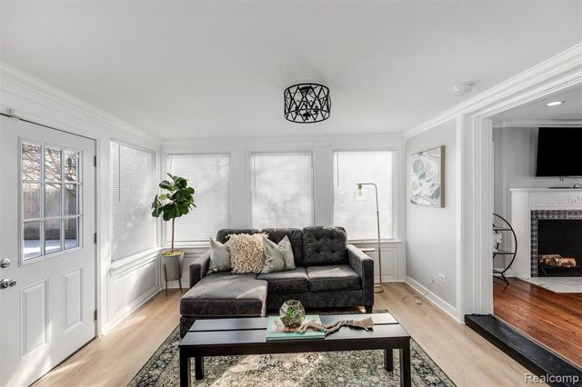 17200 Pontchartrain Boulevard, Highland Park, MI 48203