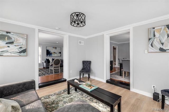 17200 Pontchartrain Boulevard, Highland Park, MI 48203