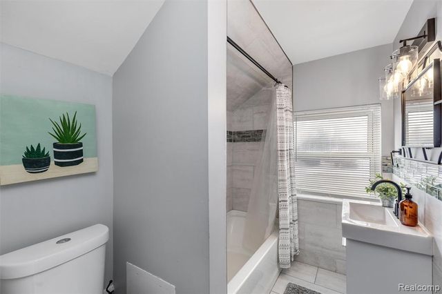 17200 Pontchartrain Boulevard, Highland Park, MI 48203