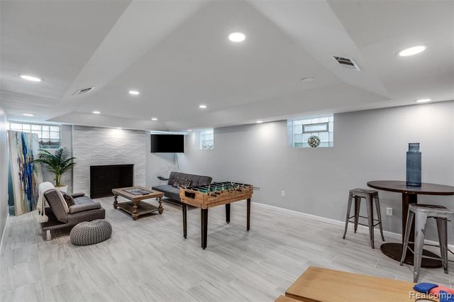 17200 Pontchartrain Boulevard, Highland Park, MI 48203