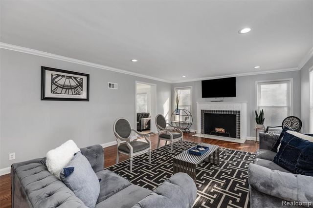 17200 Pontchartrain Boulevard, Highland Park, MI 48203